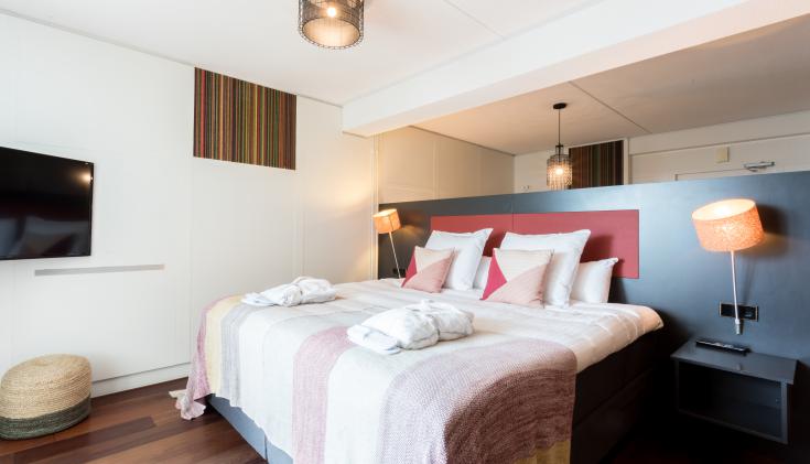 Ruime hotelkamer op 50 meter van zee en strand