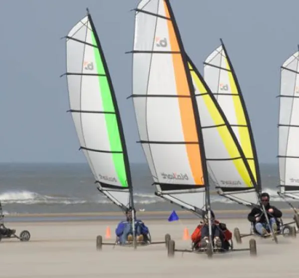 Blokarting on the Brouwersdam