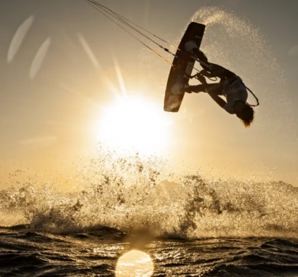 Kiting and Kitesurfing